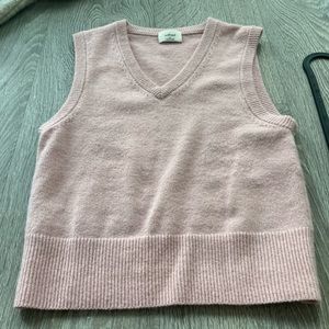 Cashmere sweater vest